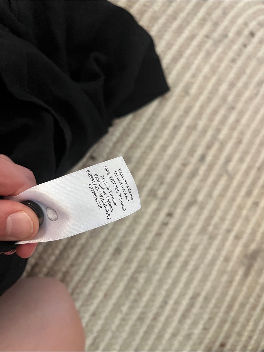Everlane the Draper buttersmooth pleated black high waisted shorts - Picture 7 of 10